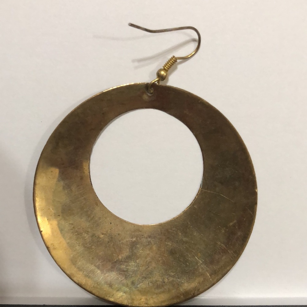 Vintage Metal Painted Earrings in Gold and Turquoise Design - Picture 13 of 14